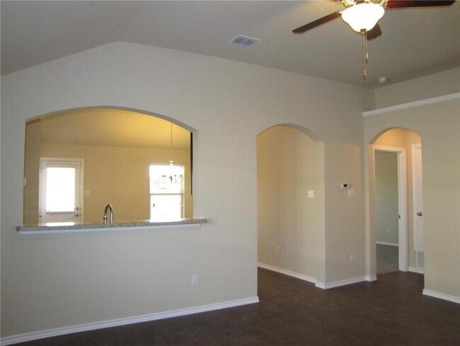 Building Photo - 3/2/2 Treaty Oaks! Great property Just in ...