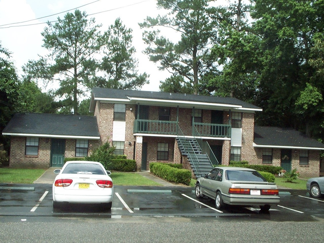 Primary Photo - Shorewood Apartments