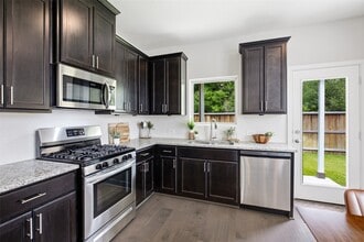 Building Photo - 168 Skybranch Dr