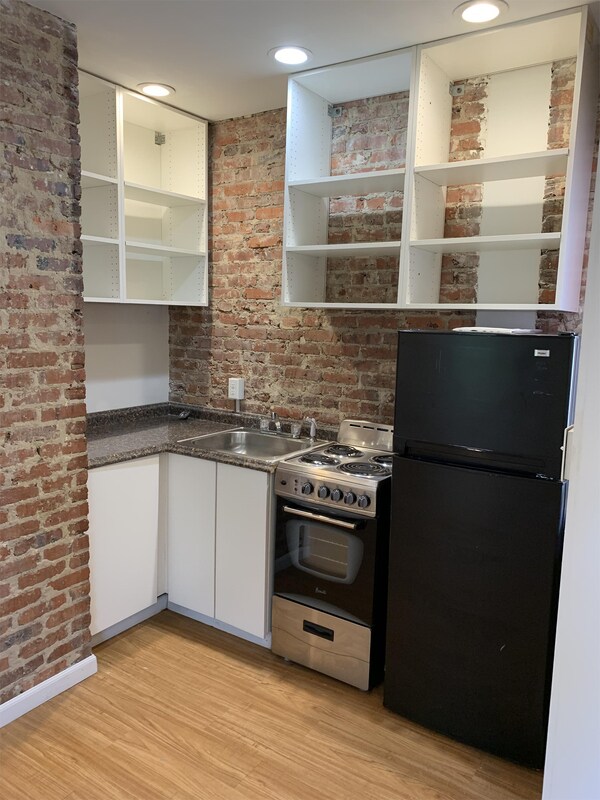 Primary Photo - 2030 St Paul St