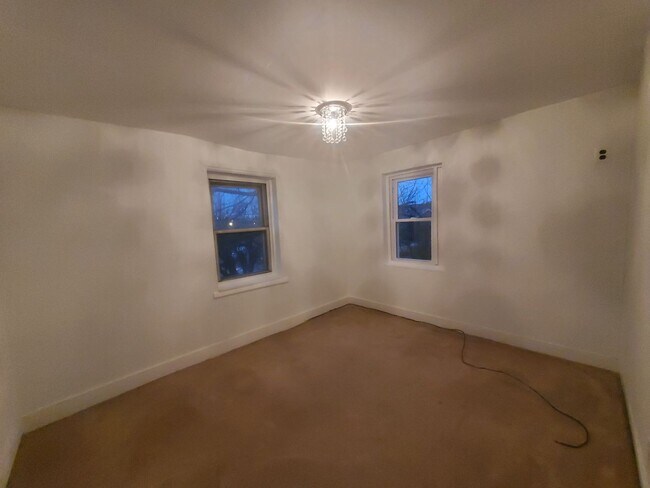 Foto del edificio - 4 Bedroom PHA