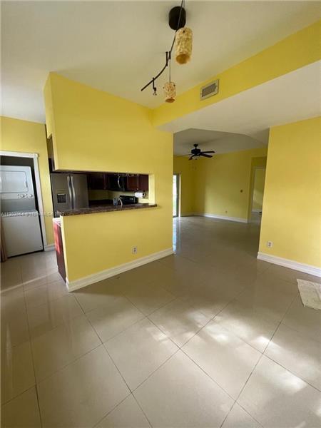 Foto del edificio - 620 Cypress Club Way