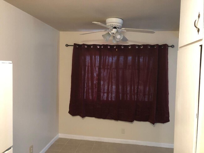 Foto del edificio - 1641 Merrill Dr