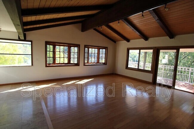 Foto del edificio - 3694 Berwick Dr