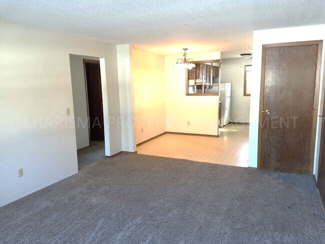 Foto del edificio - 2 BD - WHEN LOCATION, COMMUNITY AND PRICE ...