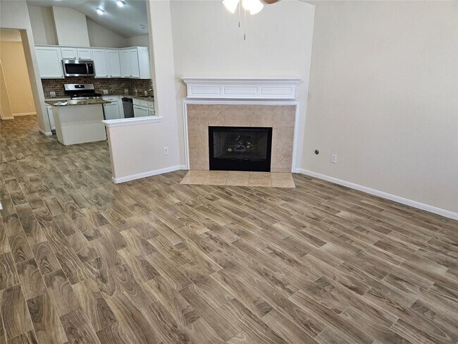 Building Photo - 2115 Summit Meadow Dr