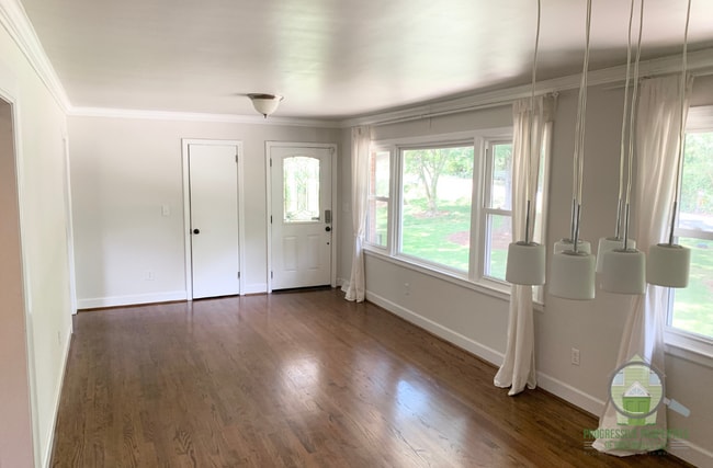 Photo - 128 W Circle Ave House