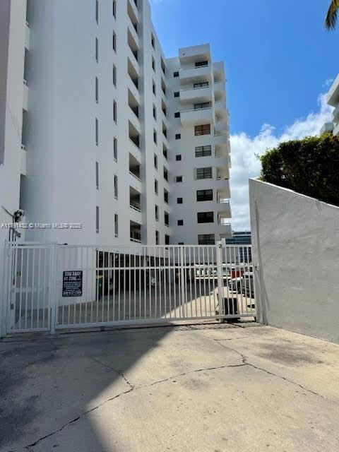 Foto del edificio - 6820 Indian Creek Dr