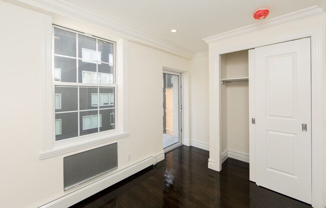 Foto del edificio - 360 W 19th St