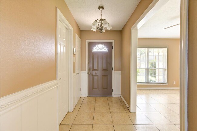 Building Photo - 403 Old Colony Dr