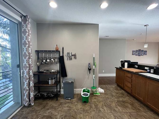 Building Photo - 9050 W Tropicana Ave