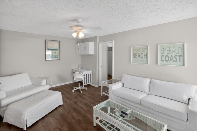 Foto del edificio - 216 Rose Ln