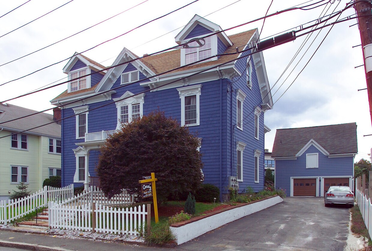 Building Photo - 15-17 Phipps St