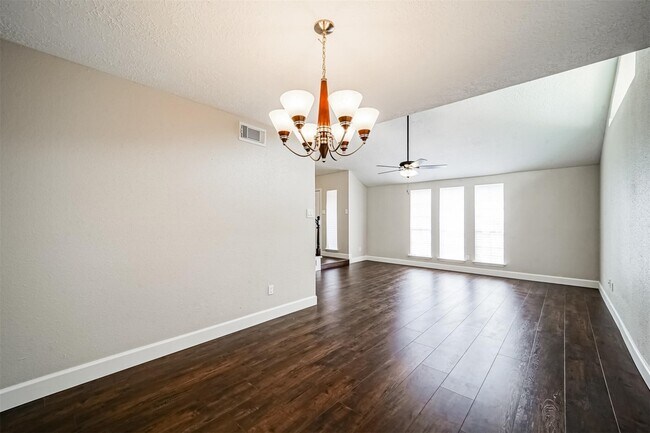 Foto del edificio - 16974 Cairntosh St