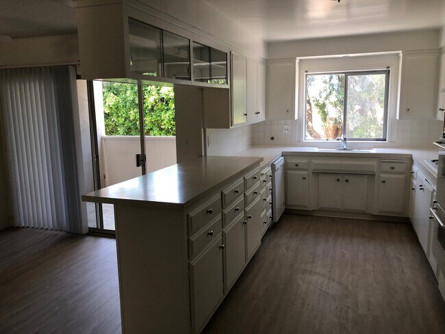 Foto del edificio - 6741 S Springpark Ave