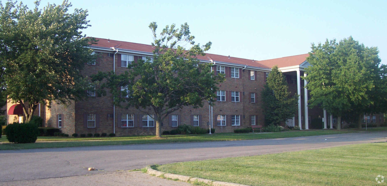 Building Photo - Castleton Gardens