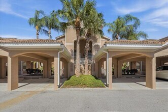 Building Photo - 819 Fairwaycove Ln