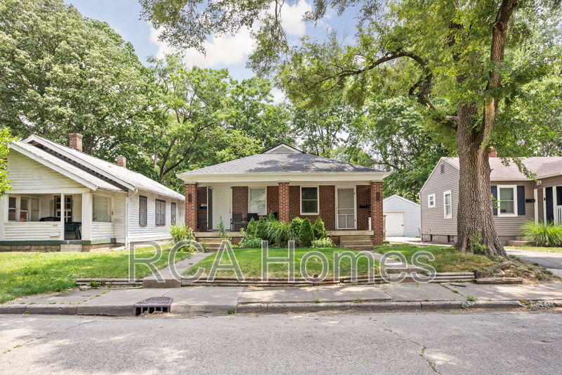 Primary Photo - 4537 Crittenden Ave