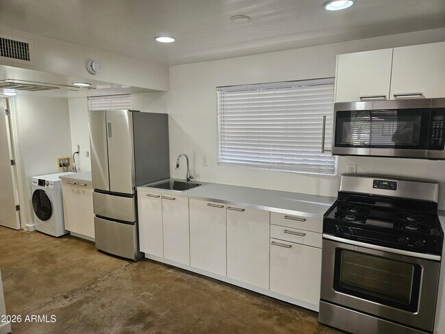 Foto del edificio - 802 W Turney Ave