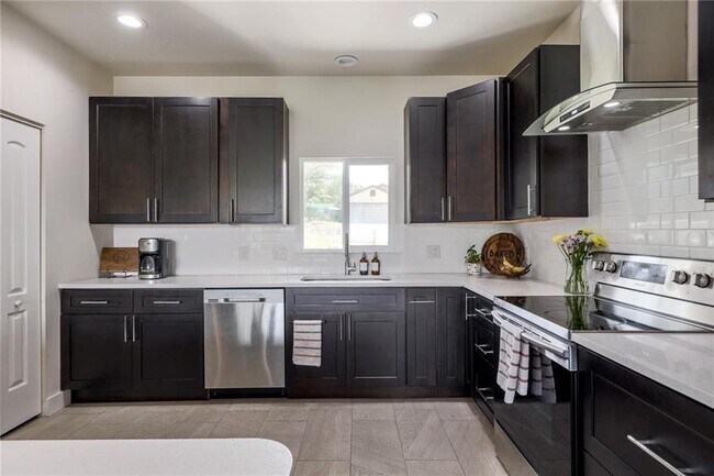 Foto del edificio - 8005 Flintlock Cir