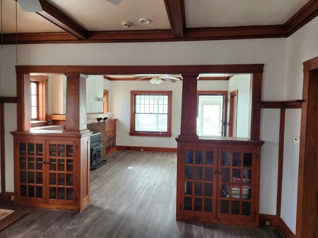 Building Photo - 211 E McClure Ave
