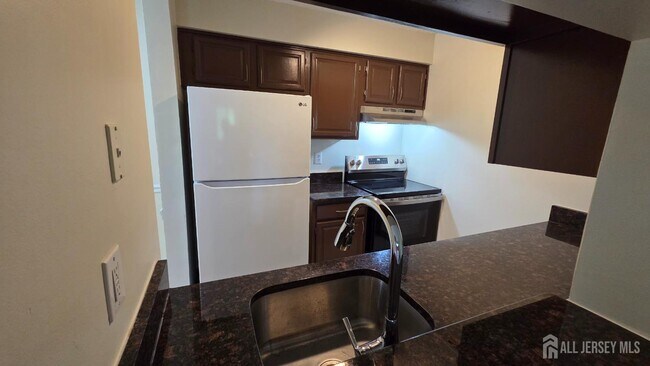 Foto del edificio - 1514 Ravens Crest Dr
