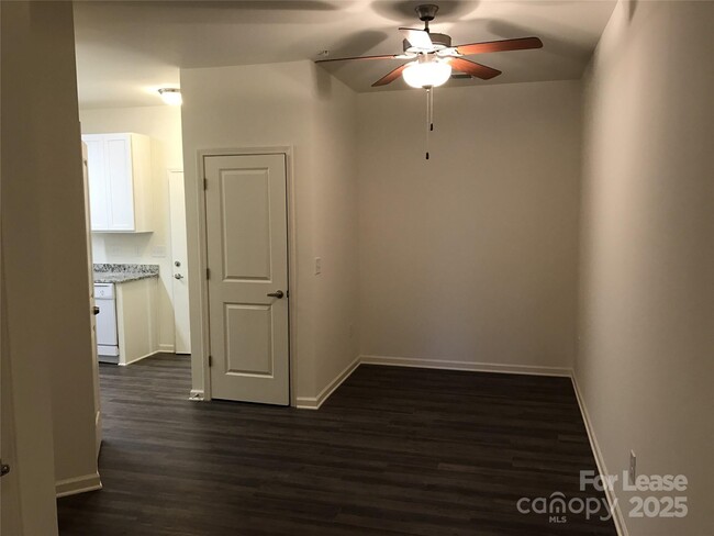 Building Photo - 17905 Delmas Dr