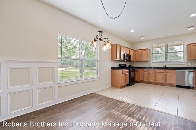 Building Photo - 4 br, 2.5 bath House - 8795 Bainbridge Drive