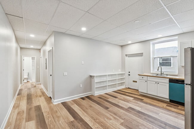 Photo - 2553 E Somerset St Apartment