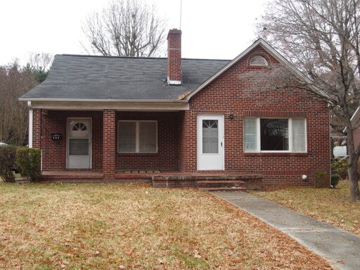 Primary Photo - 509 N Aspen St