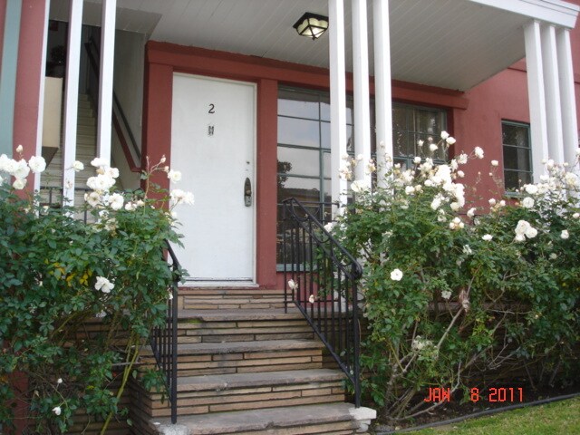 Primary Photo - 1831 N Harvard Blvd