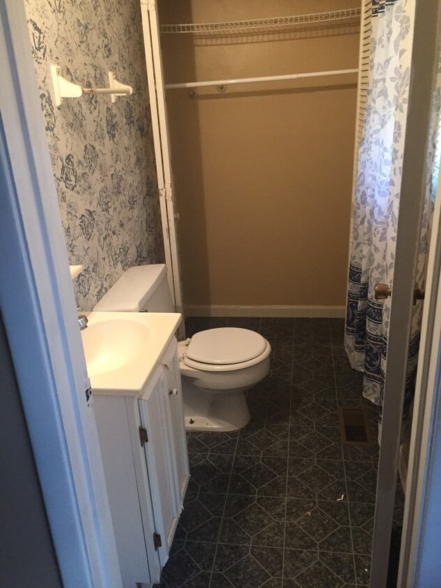 Primary Photo - 321 Milburn Dr