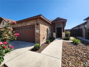 Building Photo - 1135 Creekside Orchard