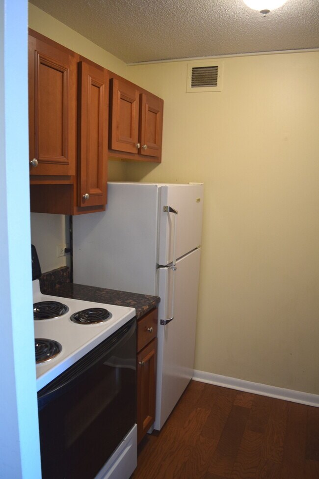 Building Photo - 2728 N Hampden Ct