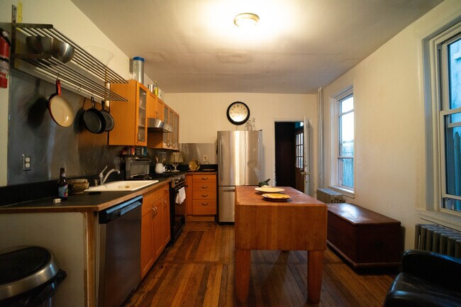 Foto del edificio - 2936 Cambridge St