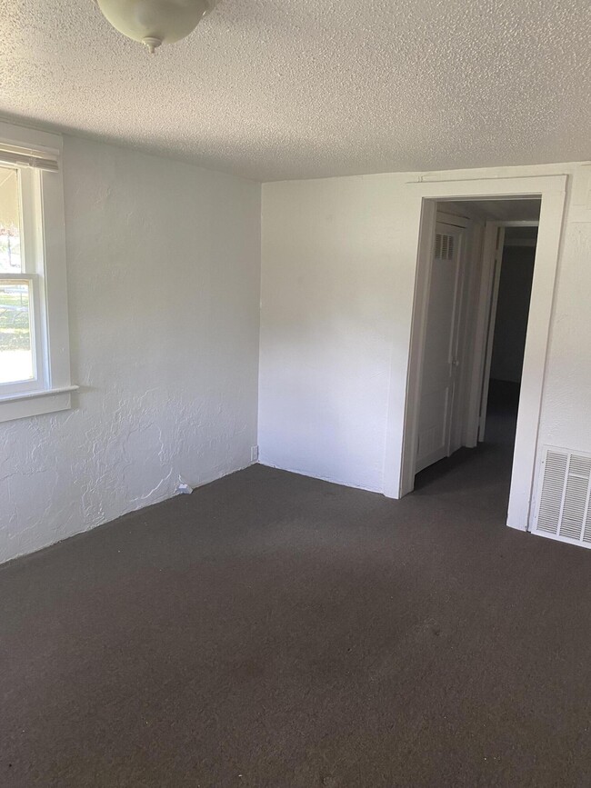 Building Photo - 4375 US-1