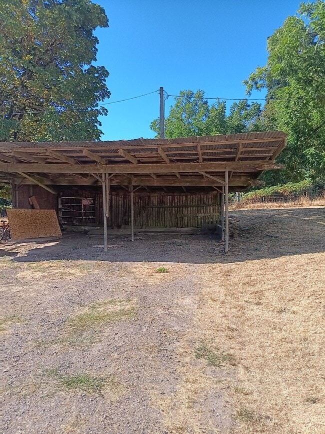 Building Photo - Beautiful Secluded Farmhouse & Shop is Ava...