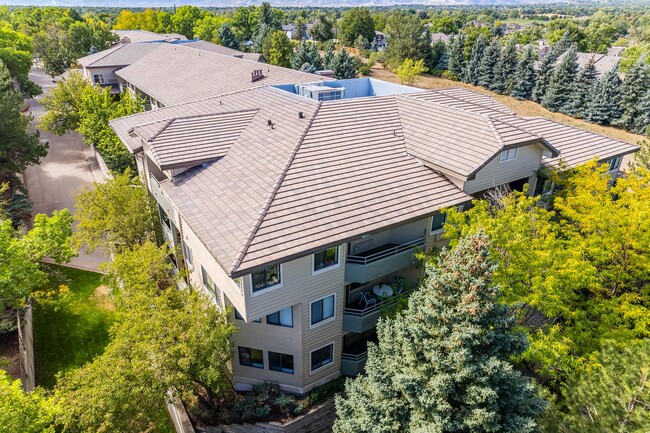 Community Exterior - Lakewood Estates Senior Apartments