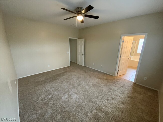 Foto del edificio - 6901 Brier Creek Ln