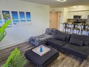 Building Photo - 8870 Colonnades Ct W