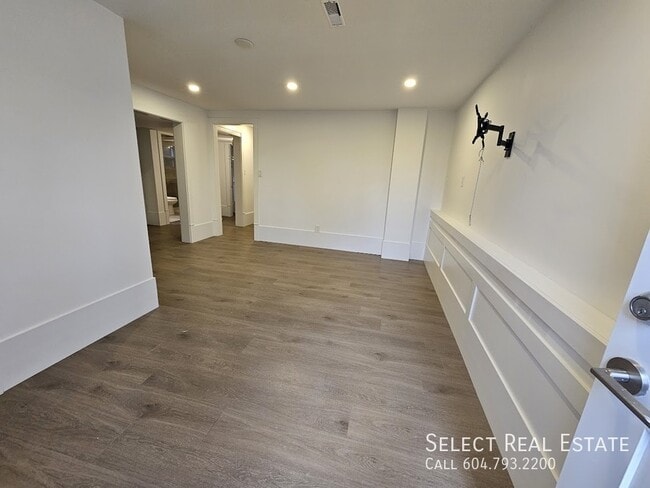 Building Photo - 46330 Chilliwack Central Rd