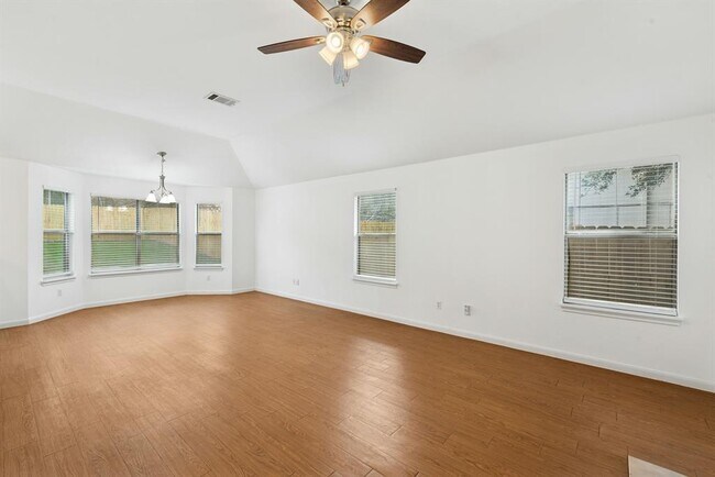 Building Photo - 7209 Oak Meadow Dr