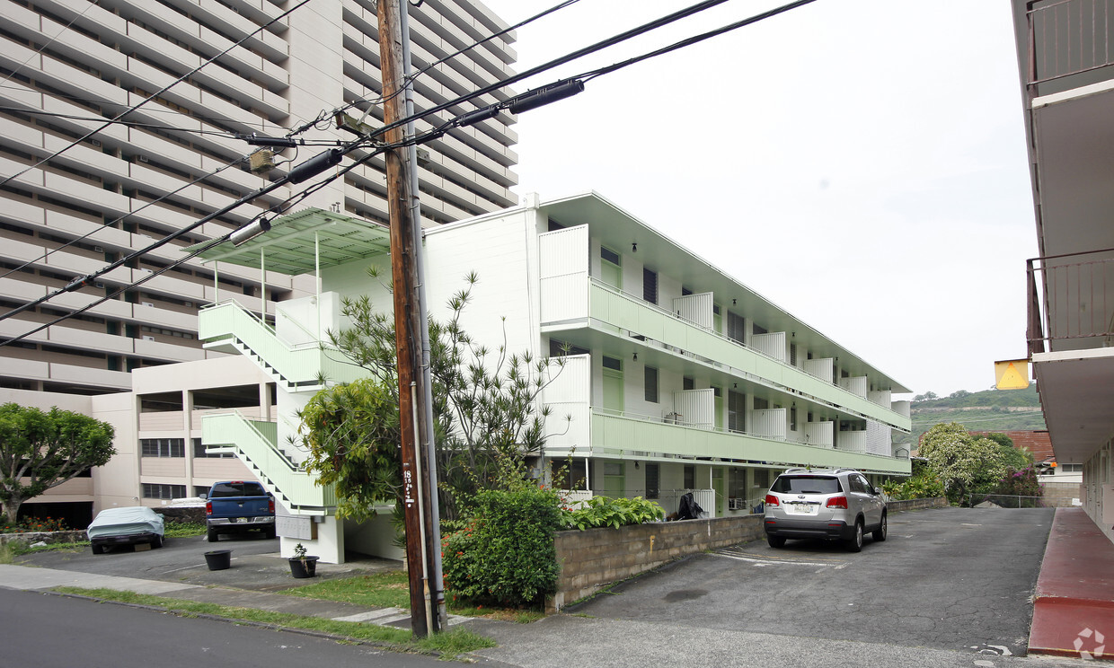 Building Photo - 1644 Liholiho St