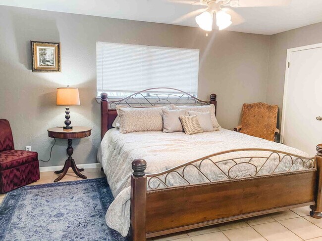 Foto del edificio - 6614 Long Meadow Dr