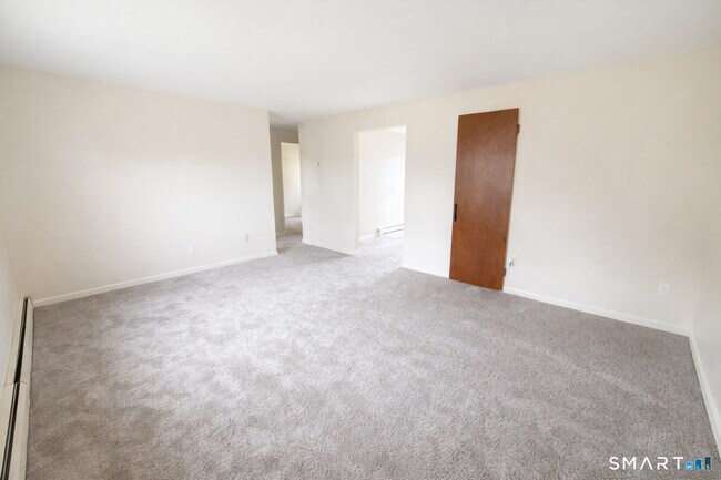 Foto del edificio - 949 Hopmeadow St