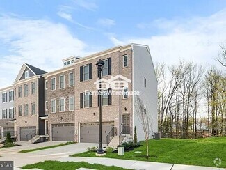 Building Photo - 2622 Lewis and Clark Ave