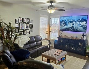 Building Photo - 571 Springbrook Trail N