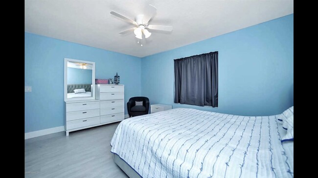 Building Photo - 3687 Driftwood Dr