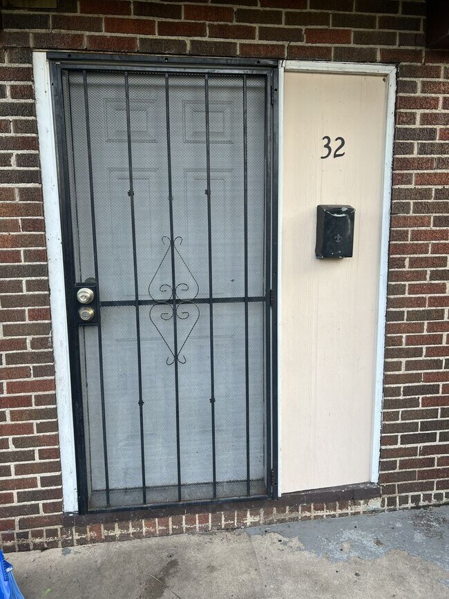 Building Photo - 32 E Norman Ave