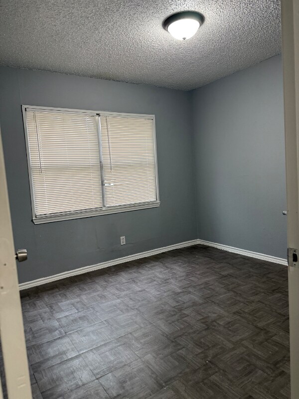 Foto del edificio - 2919 Shadow Wood Dr